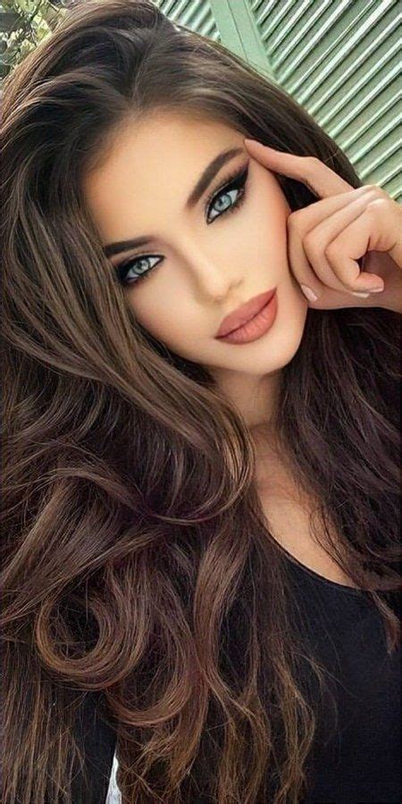 Pin By Amigaman67 On Stunning Faces Beautiful Hair Brunette Beauty Long Hair Styles