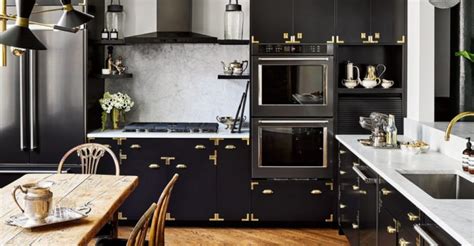 elegan  warna hitam  inspirasi dapur minimalis  tetap stylish