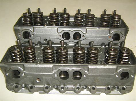 Small Block Chevy Cylinder Heads 180 Chevy Bowtie Heads