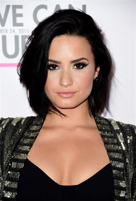 Demi Lovato Bob Short Hairstyles Lookbook Stylebistro