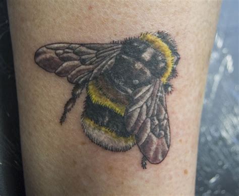 Tatto Bumble Bee Tattoo Pics