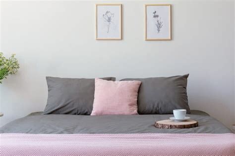 15 Captivating Grey And Pink Bedroom Ideas