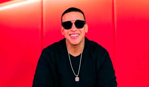 Ramón luis ayala rodríguez (born february 3, 1976), known professionally as daddy yankee, is a puerto rican singer, rapper, songwriter, actor, and record producer. Daddy Yankee revoluciona las redes sociales por rumores de que ya es abuelo