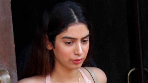Sridevis Daughter Khushi Kapoor Looks Drop Dead Gorgeous In These Photos Check Out People News