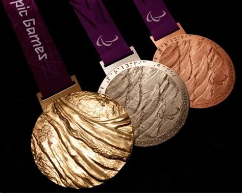 El ganar una medalla de oro además de llenar a los atletas de gloria eterna, los gobiernos de sus países ofrecen jugosas recompensas, bueno, algunos. Blog Blanco: Medallas Olimpicas Londres 2012
