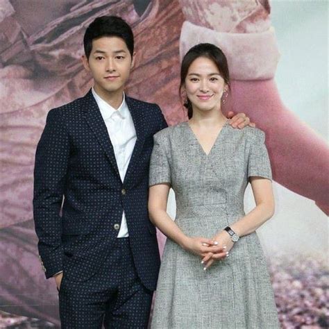 To understand what's going on we need to go back in time sina suggested that the couple is not wearing their wedding ring which is one of the hints at their rocky relationship. Song Joong Ki chính thức đệ đơn ly hôn song Hye Kyo