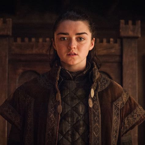Game Of Thrones Maisie Williams Can Dagger Toss Like A Boss E Online