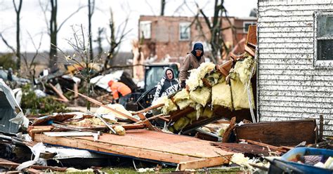 23 Injured In Texas Storms More Tornadoes Forecast In Us The