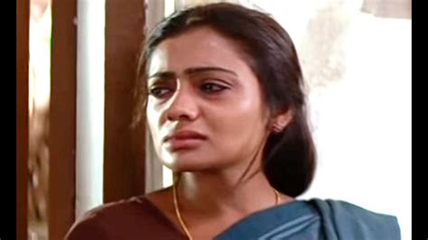 Malayalam Movie Oruvan Malayalam Movie Minister Consoles Meera