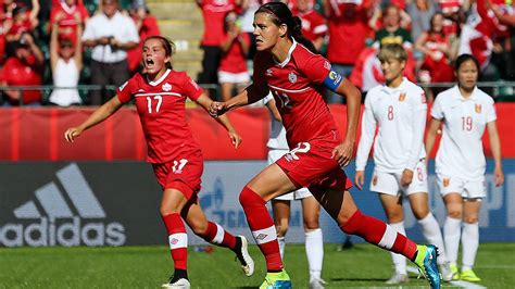 Frauen-WM: Sinclair schießt Kanada zum Auftaktsieg gegen China :: DFB