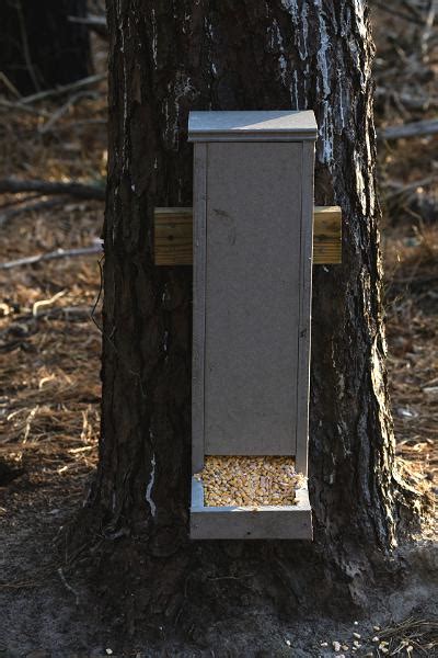 Supplemental feeding has a long list of benefits for your deer herd, but putting the extra time and money into feeding the size of the feeder can be increased or decreased to fit your specific needs. An Introduction to Deer Feeders - Deer-feeder.net