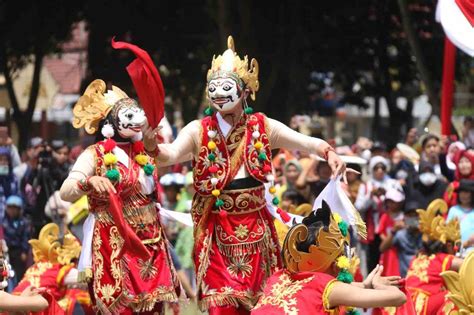 Tari Topeng Cirebon Sejarah Properti Makna Keunikan Gerakan Dan
