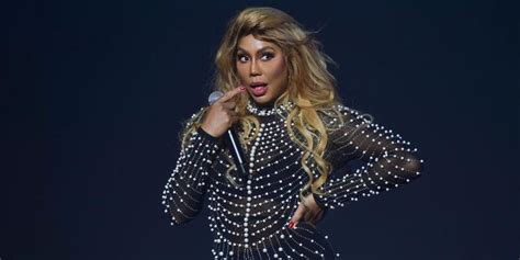 tamar braxton bares her booty during chicago pride performance