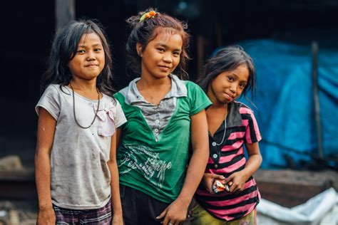 Girls Living In Ulingan Slums Manila Philippines In The S Flickr