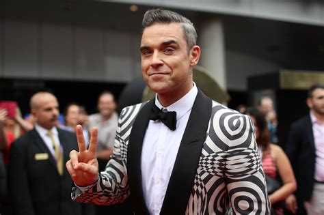 Robbie Williams Recalls Laughing at Naked Kylie Minogue on Set in 2000 ...