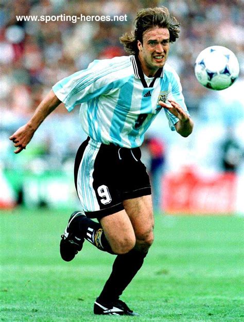 Born 1 february 1969) is an argentine former professional footballer. Batistuta: el Mejor delantero de la historia argentina ...