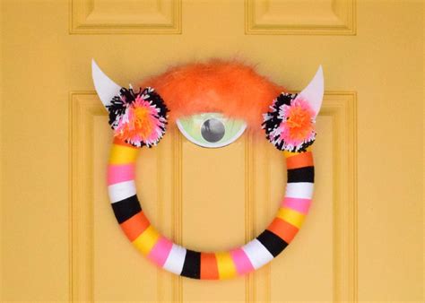 How To Make A Halloween Yarn Wrapped Monster Wreath How