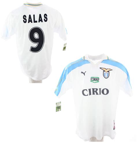 Ein trikot mit dem namen „joseph ratzinger hat claudio lotito, präsident von lazio rom, papst benedikt xvi. Puma Lazio Rom Trikot 9 Marcelo Salas 1999/2000 away Weiß ...