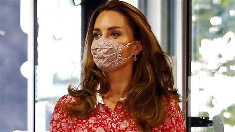 Kate Middleton Face Mask We Found The Exact Floral Face Mask Worn By The Duchess Glamour