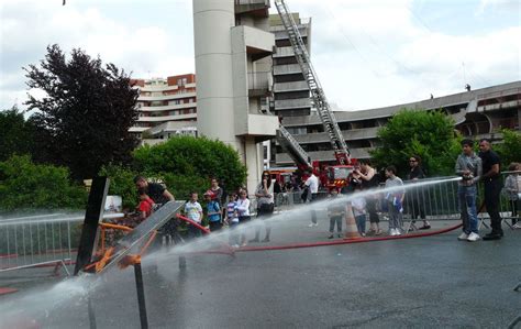 créteil les pompiers ouvrent les portes de la caserne le parisien