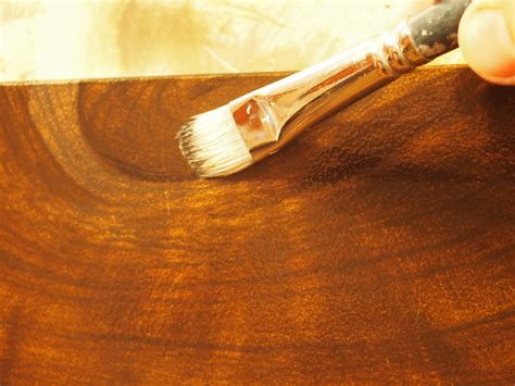 Faux Wood Knots And Cracks For Realism In Your Faux Wood Painting