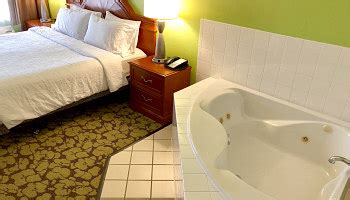 Best hot tub suite hotels in saint louis. Hotel Hot Tub Suites - Best 2019 Rates on In-Room ...