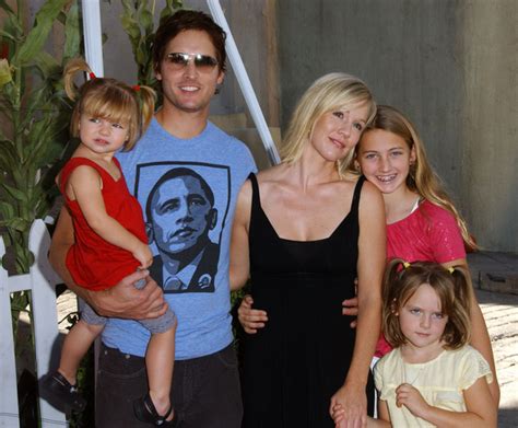 Peter Facinelli And Jennie Garth With Daughters Luca Lola And Fiona