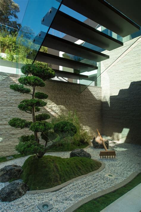 8 Awesome Zen Garden Design Ideas For Minimalist Home Backyard