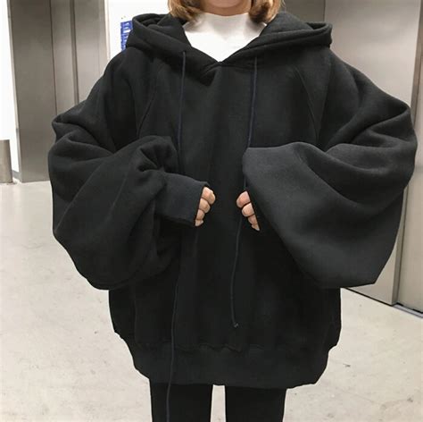 [women] loose style oversized hoodie outfit looks hoodie outfit hoodie fashion oversized