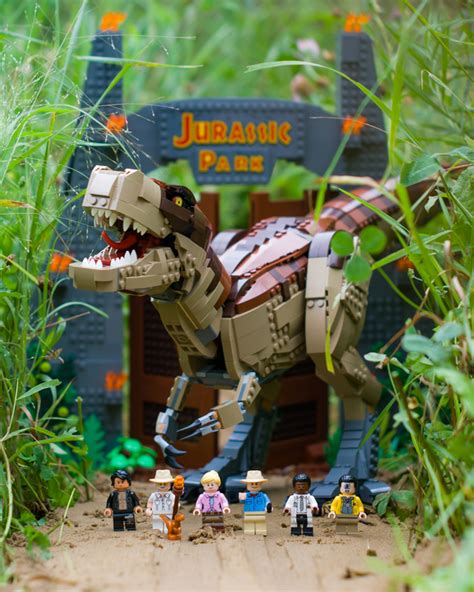 Review Lego Jurassic Park T Rex Rampage Set 75936