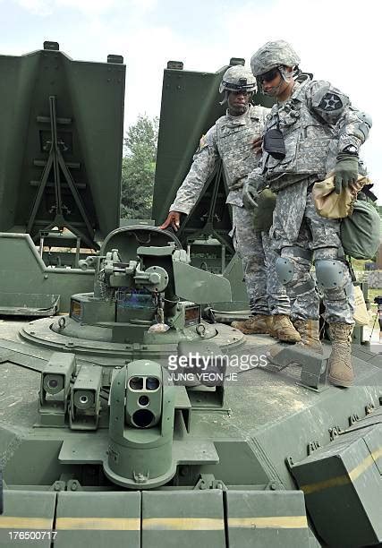 M1150 Assault Breacher Vehicle Foto E Immagini Stock Getty Images