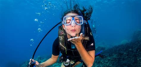 Beginner Scuba Diving Great Barrier Reef Memugaa
