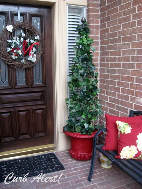 Curb Alert Tomato Cage Topiaries Outdoor Topiary Outdoor Christmas