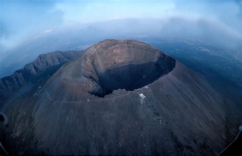 Scossa di terremoto sul Vesuvio la magnitudo è di 2 3