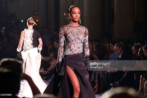 model jourdan dunn walks the runway during the versace show as part fashion jourdan dunn