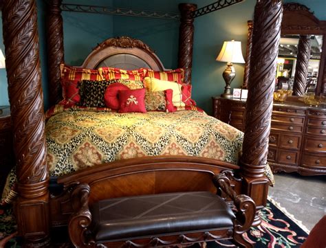 [From our March 2014 show room] Ashley Furniture "North Shore