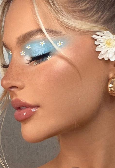 30 Best Bright Eyeshadow Looks Blue Sky And Daisy Makeup Look In 2022