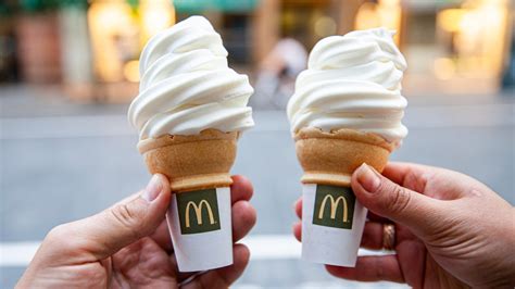The Mcdonald S Ice Cream Hack That Turns Its Cones Into Sundaes