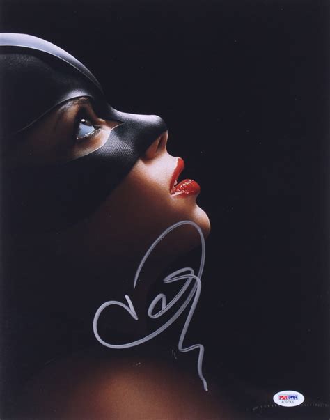 Halle Berry Signed Catwoman 11x14 Photo Psa Coa Pristine Auction