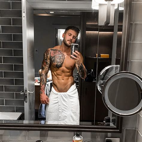 Tw Pornstars That Guy Twitter Bathroom Selfies Pm