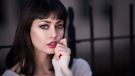 353000 Blue Eyes Face Girl Lipstick Model Woman 4k Rare Gallery Hd Wallpapers