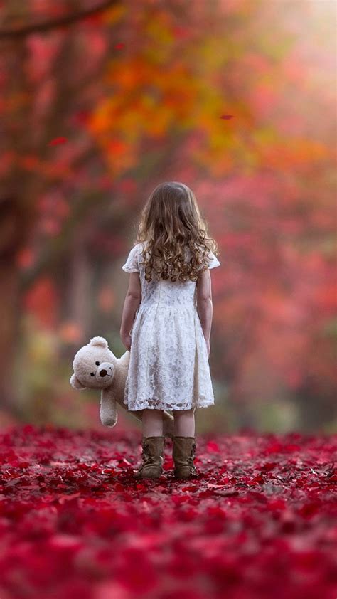 Hd Wallpaper Autumn Sad Lonely Little Girl Girls White Laced Cap