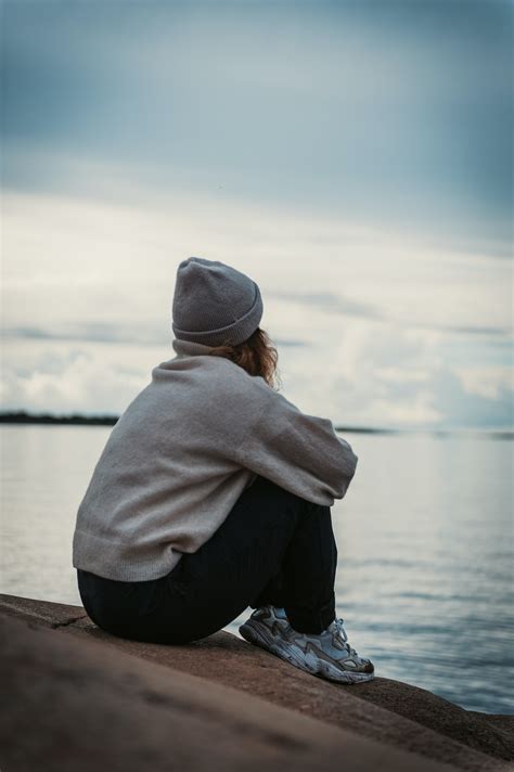Sitting Alone Pictures [HD] | Download Free Images on Unsplash