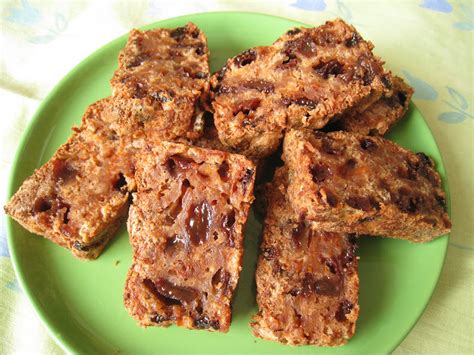 Preheat oven to 180°c (360°f) top/bottom heat. Kazuo: Karotten-Preiselbeer-Kuchen