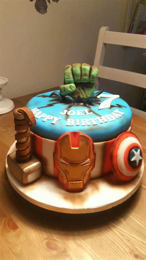 Marvel comics cake superhero cake! Avengers cake | 3d kuchen, Kindergeburtstag essen, Tortendeko