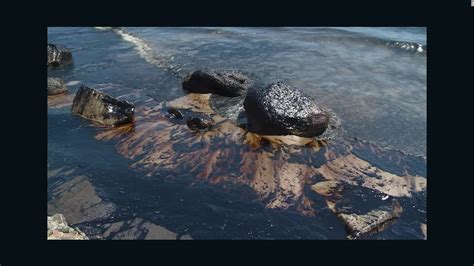california oil spill up to 105 000 gallons lost cnn
