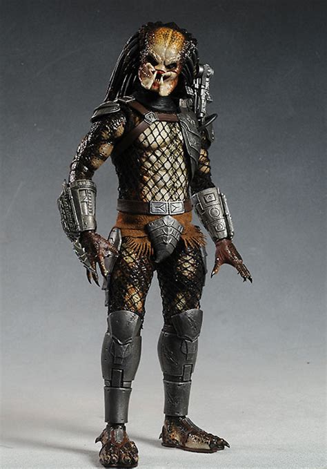 Review And Photos Of Classic Predator Sixth Scale Action Figure By Hot Toys
