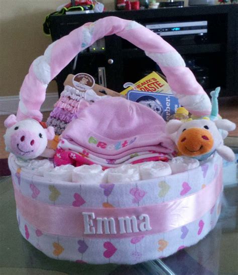 Homemade presents for baby showers are easier than you think! Diaper basket- Stinkin' cute!!! | Baby shower crafts, Baby ...