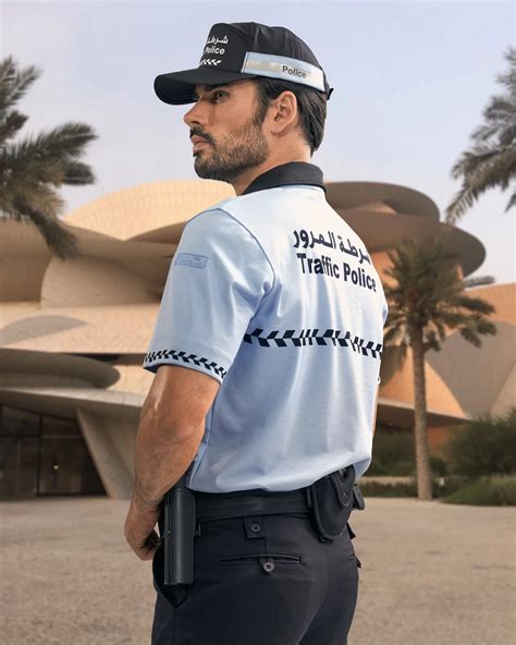 Uniforme Polic A De Qatar Insigna