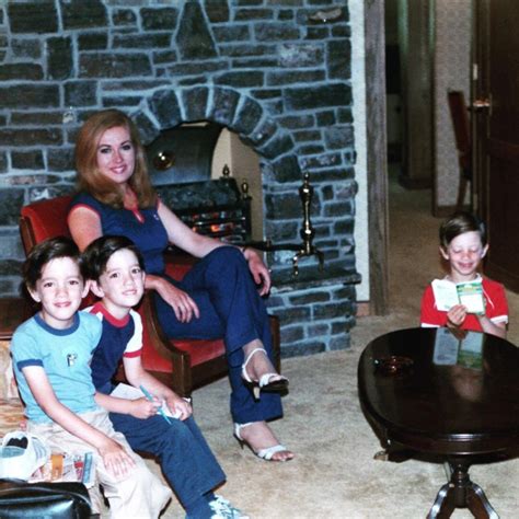 The Scott brothers with their mom Joanne | Jonathan scott, Scott brothers, Jonathan silver scott